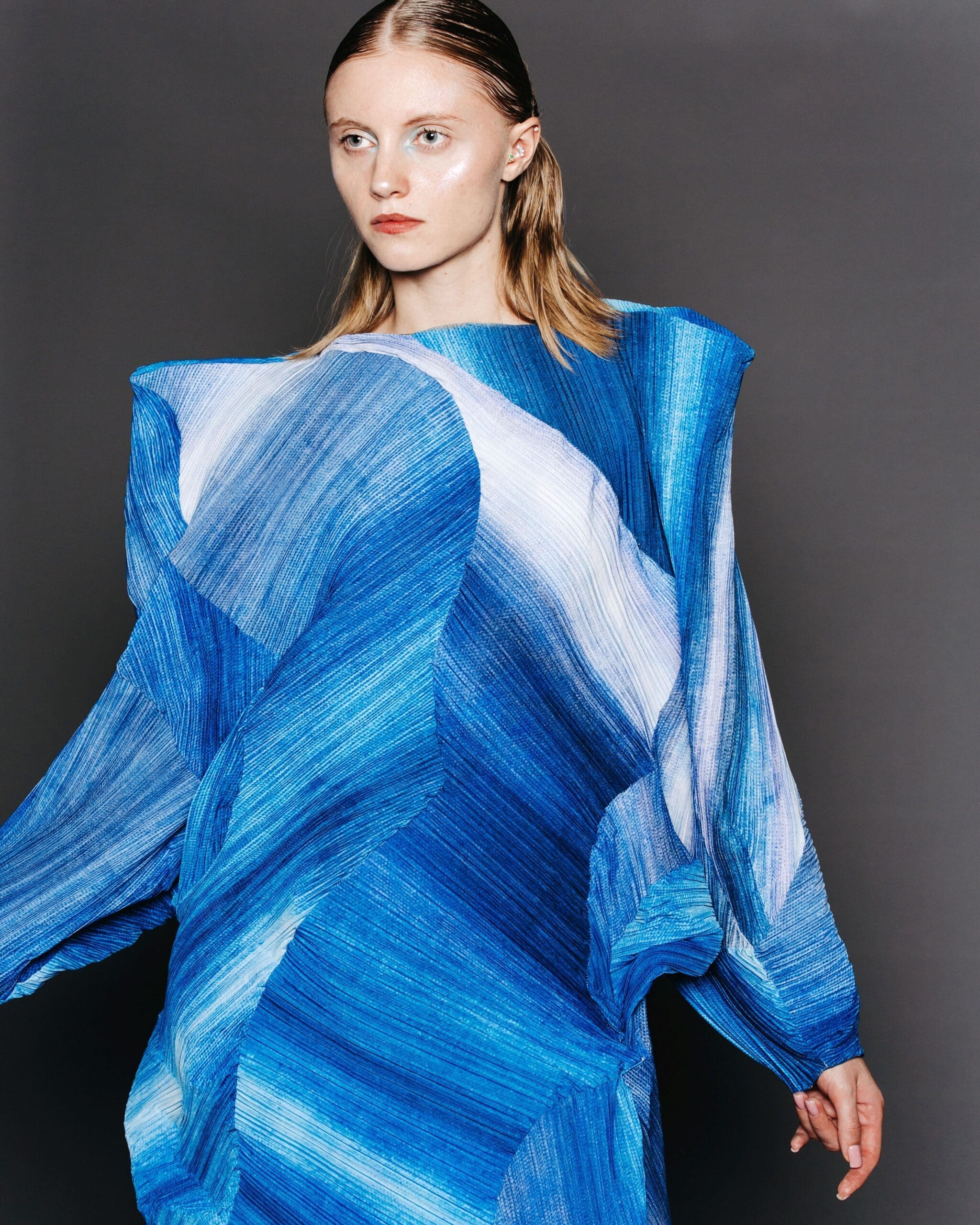 Daria Sahar wearing blue